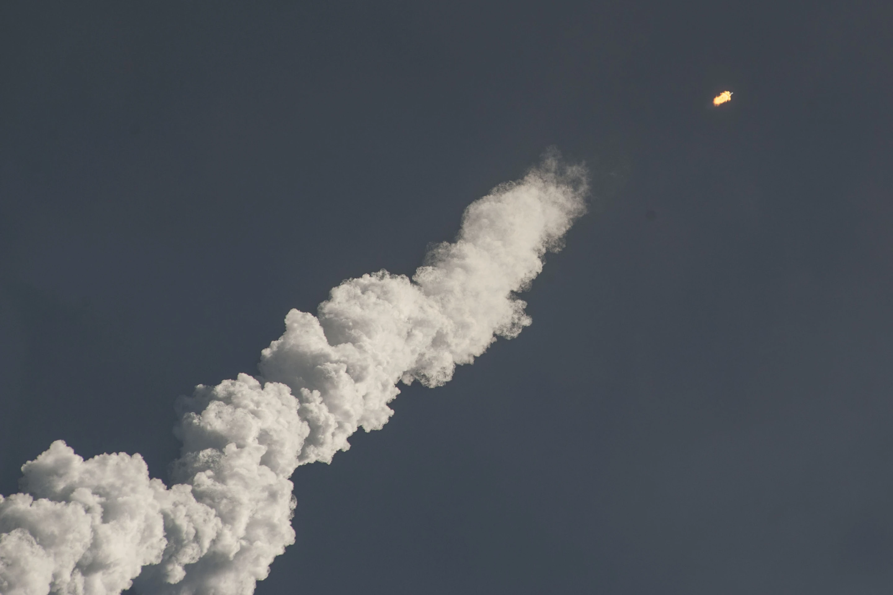 Falcon 9 vapor trail
