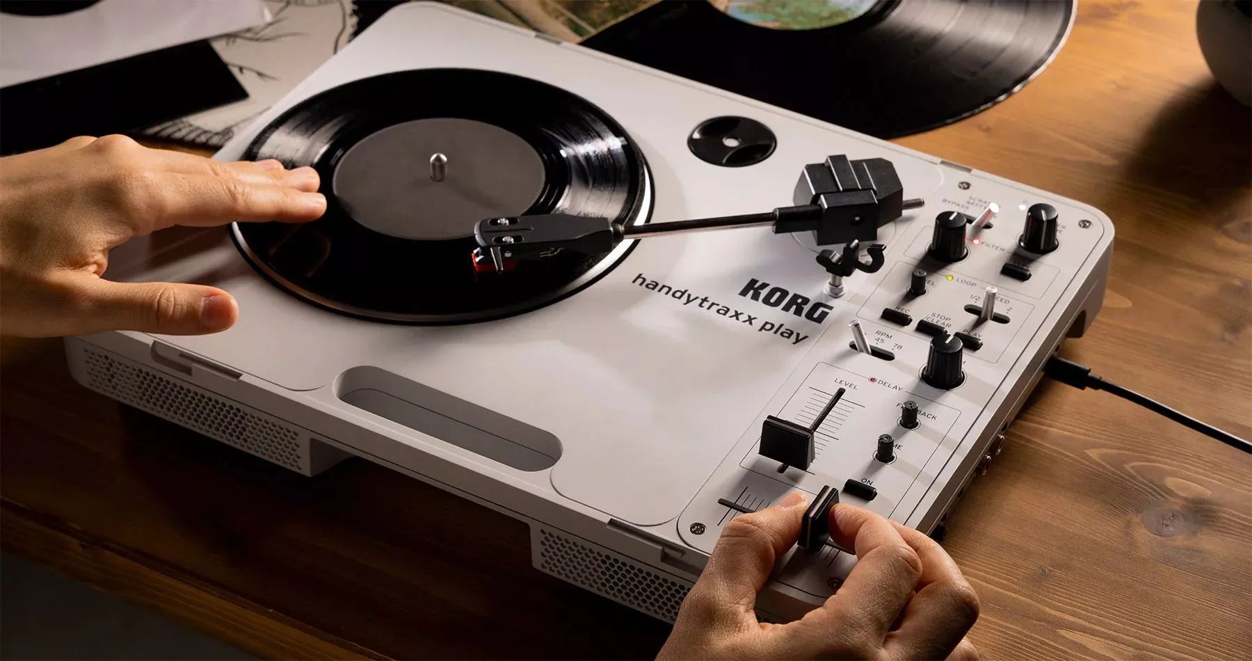 The Handytraxx Play is inspired by the iconic Vestax Handy Trax portable turntable