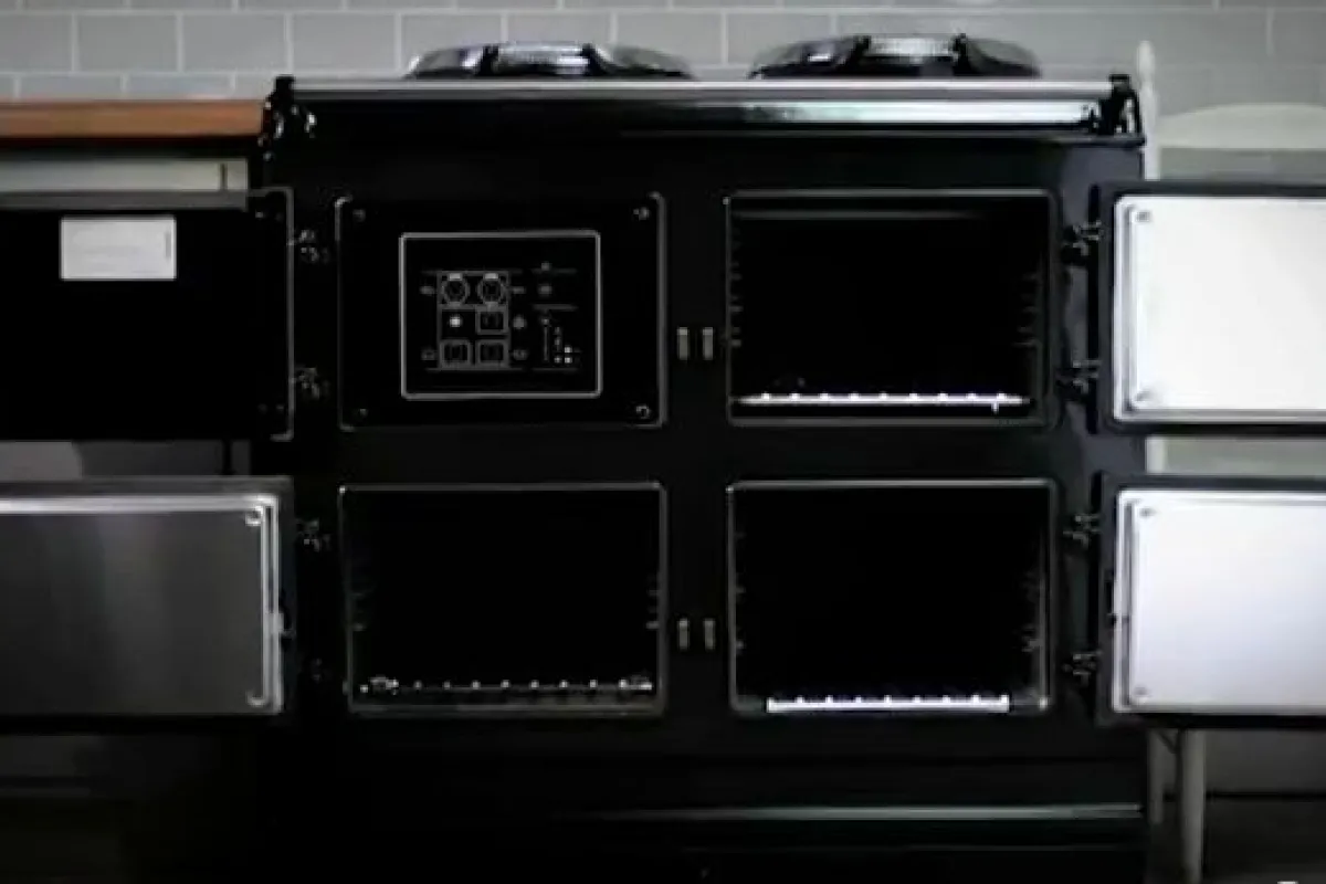 The AGA iTotal Control Cooker can be remotely controlled by text message, dedicated website or smartphone app