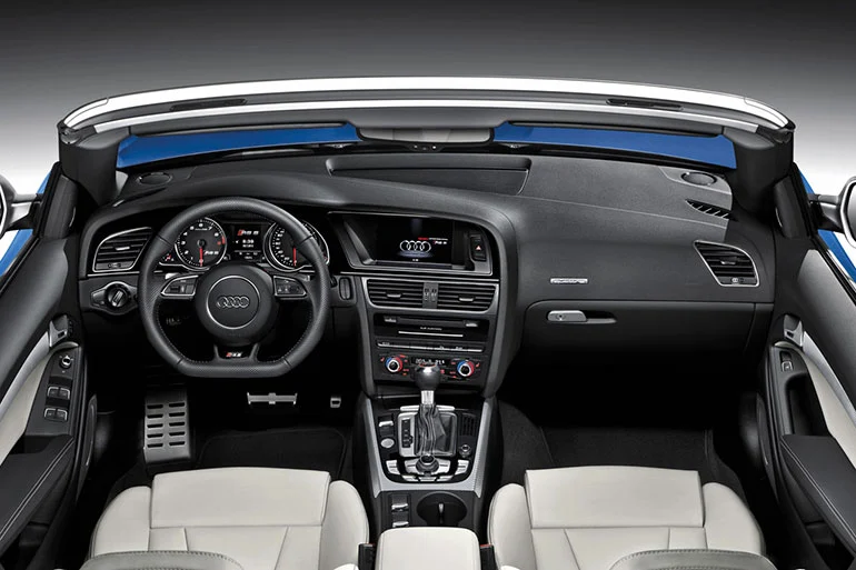 2013 Audi RS5 Cabriolet interior
