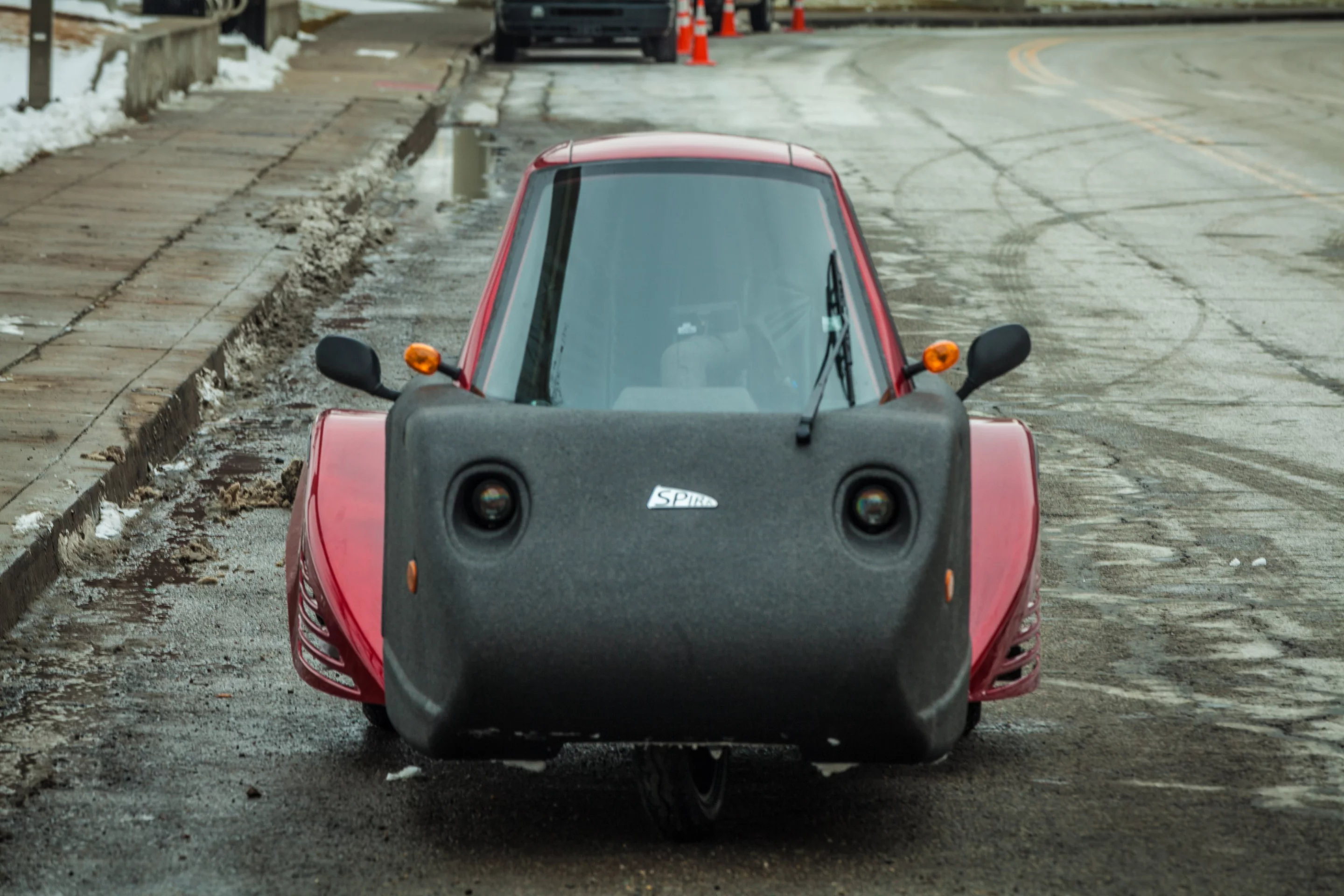 Test driving the Spira4u in Detroit (Photo: Loz Blain/Gizmag.com)
