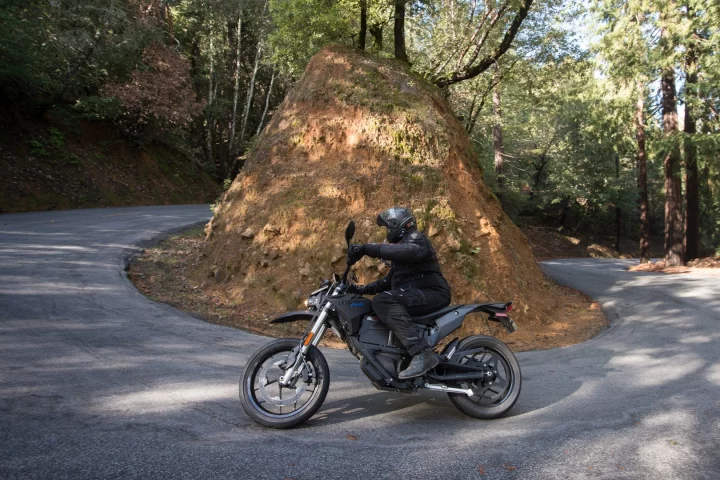 2016 Zero FXS: a sweet, nimble corner carver for short range thrills
