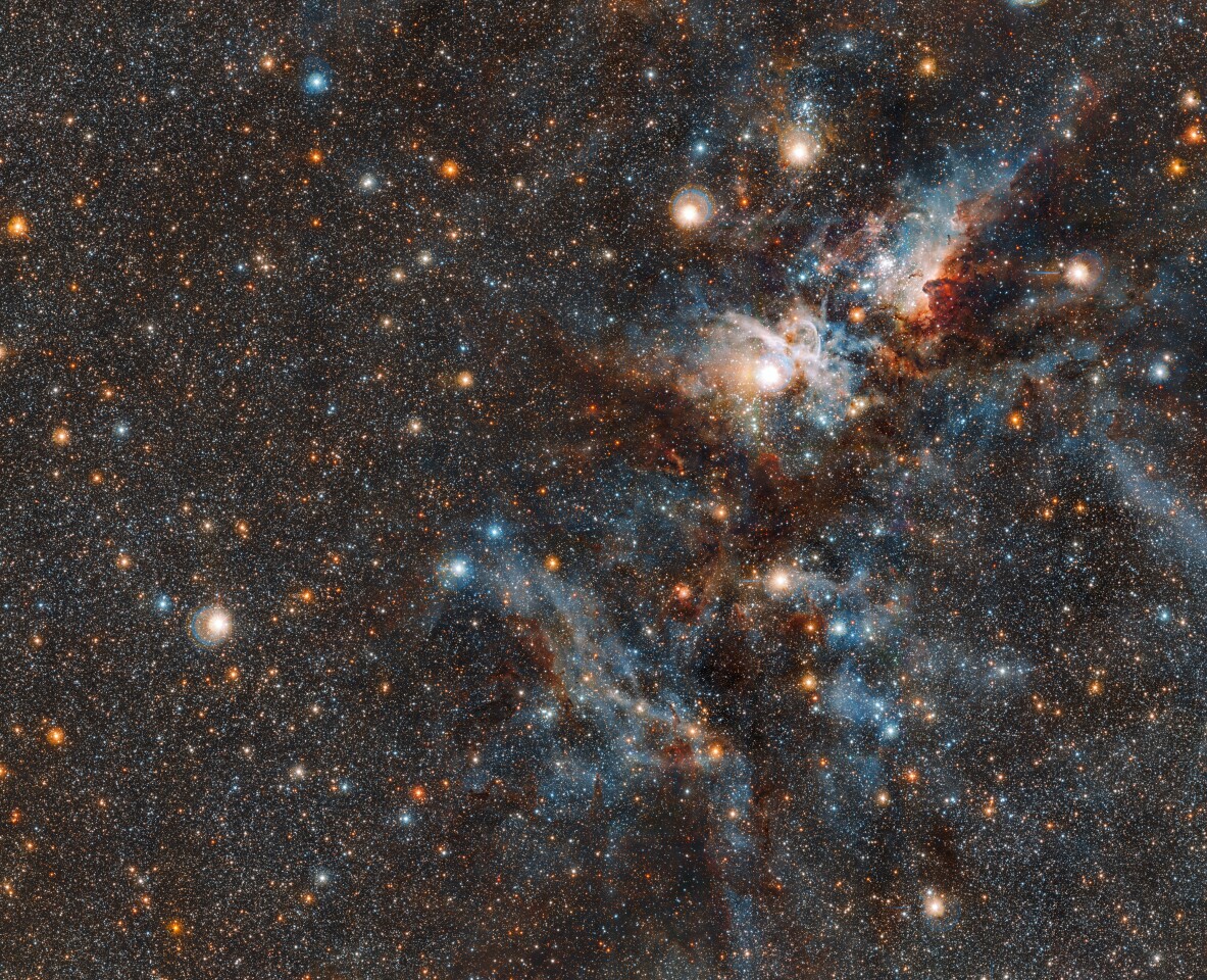 A wider view of the Carina Nebula showing more of the surrounding environment