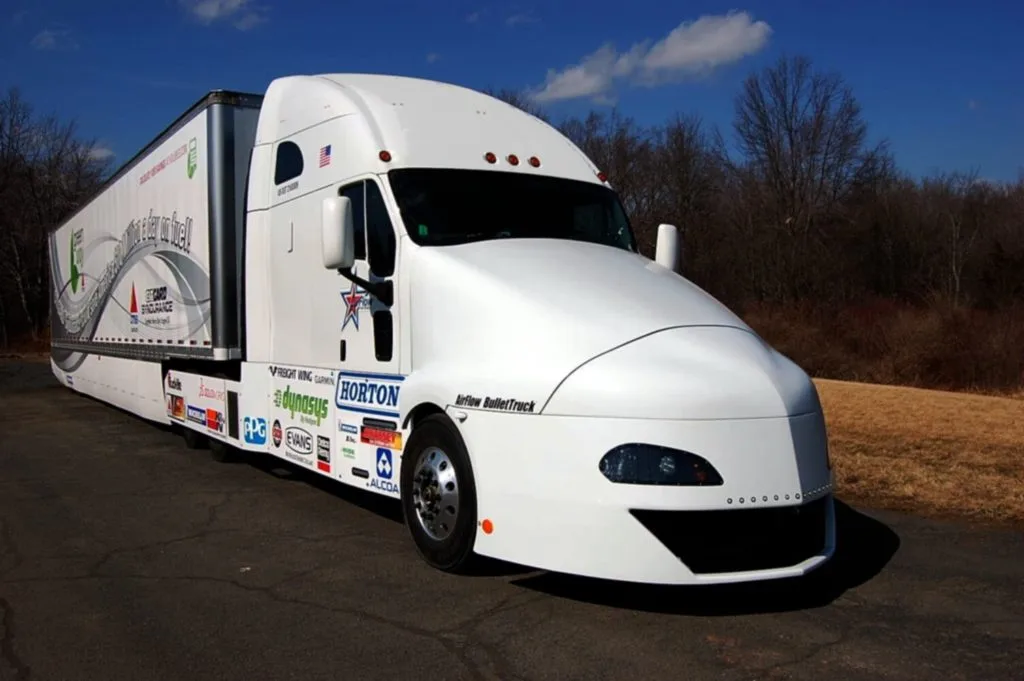 The BulletTruck achieved an average of 13.4 mpg (17.5 L/100km) hauling 65,000 lb (29,494 kg) gross vehicle weight from coast to coast