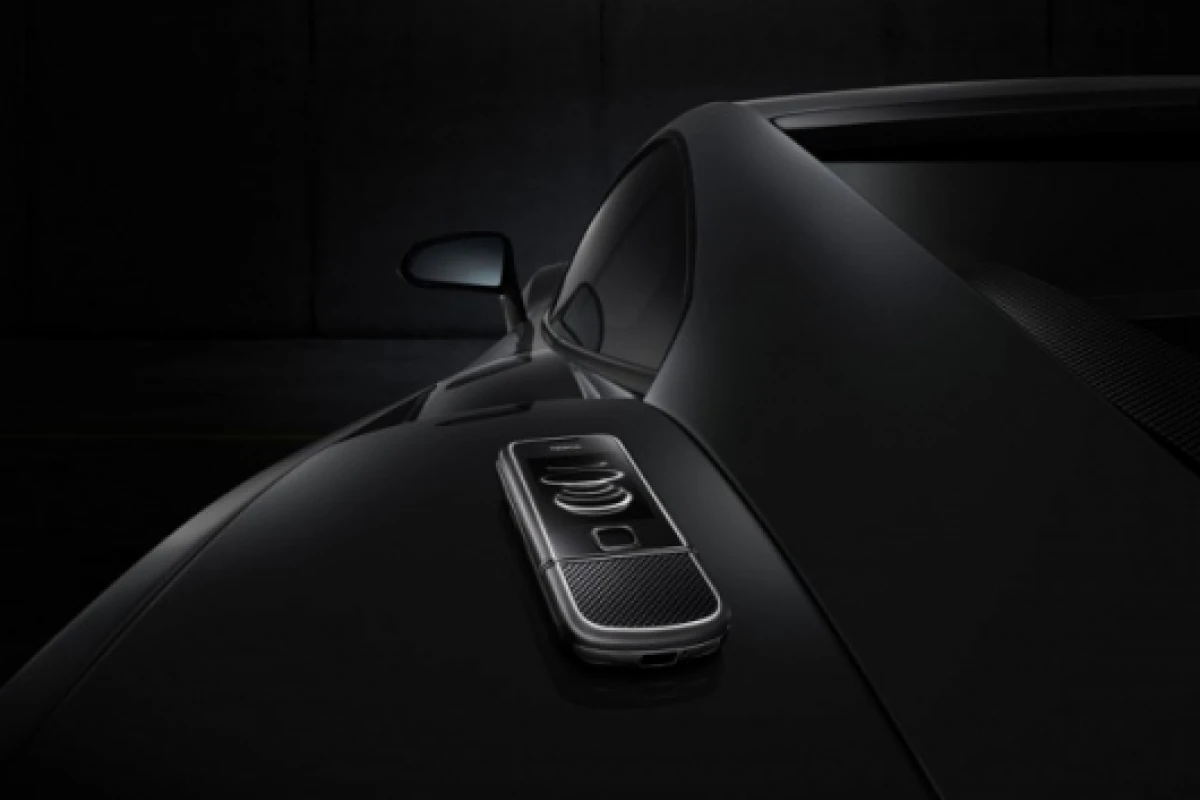 The Nokia 8800 Carbon Arte