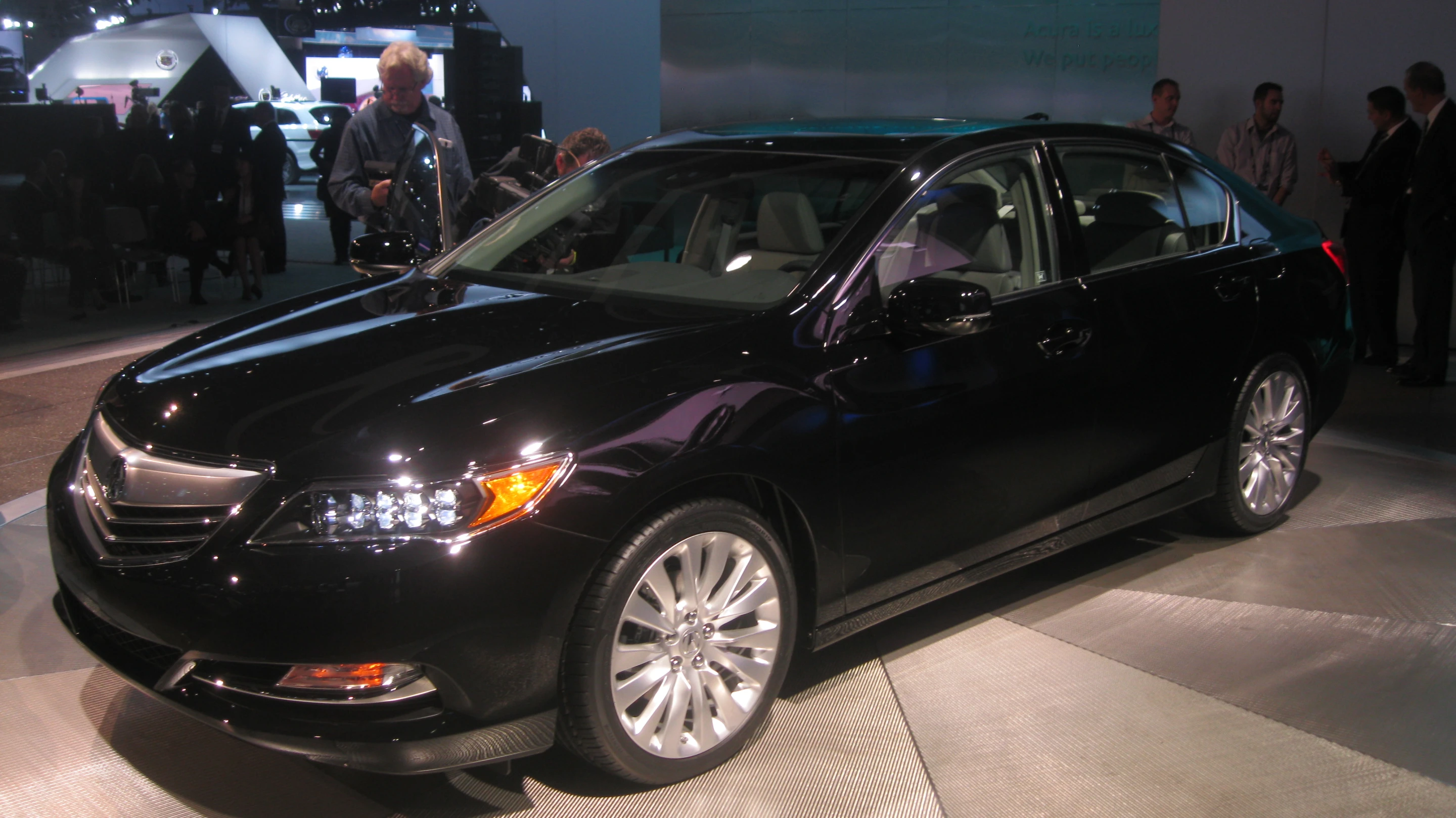 The 2014 Acura RLX made its debut at the LA Auto Show, and Gizmag was on the scene