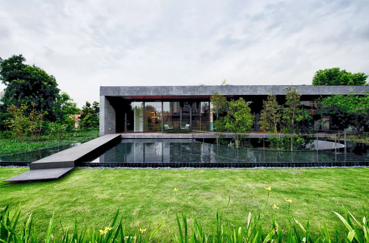 The Wall House also sports a large green roof, and several gardens which take inspiration from the classical art of Chinese Gardening (Photo: Bryan van der Beek and Edward Hendricks)