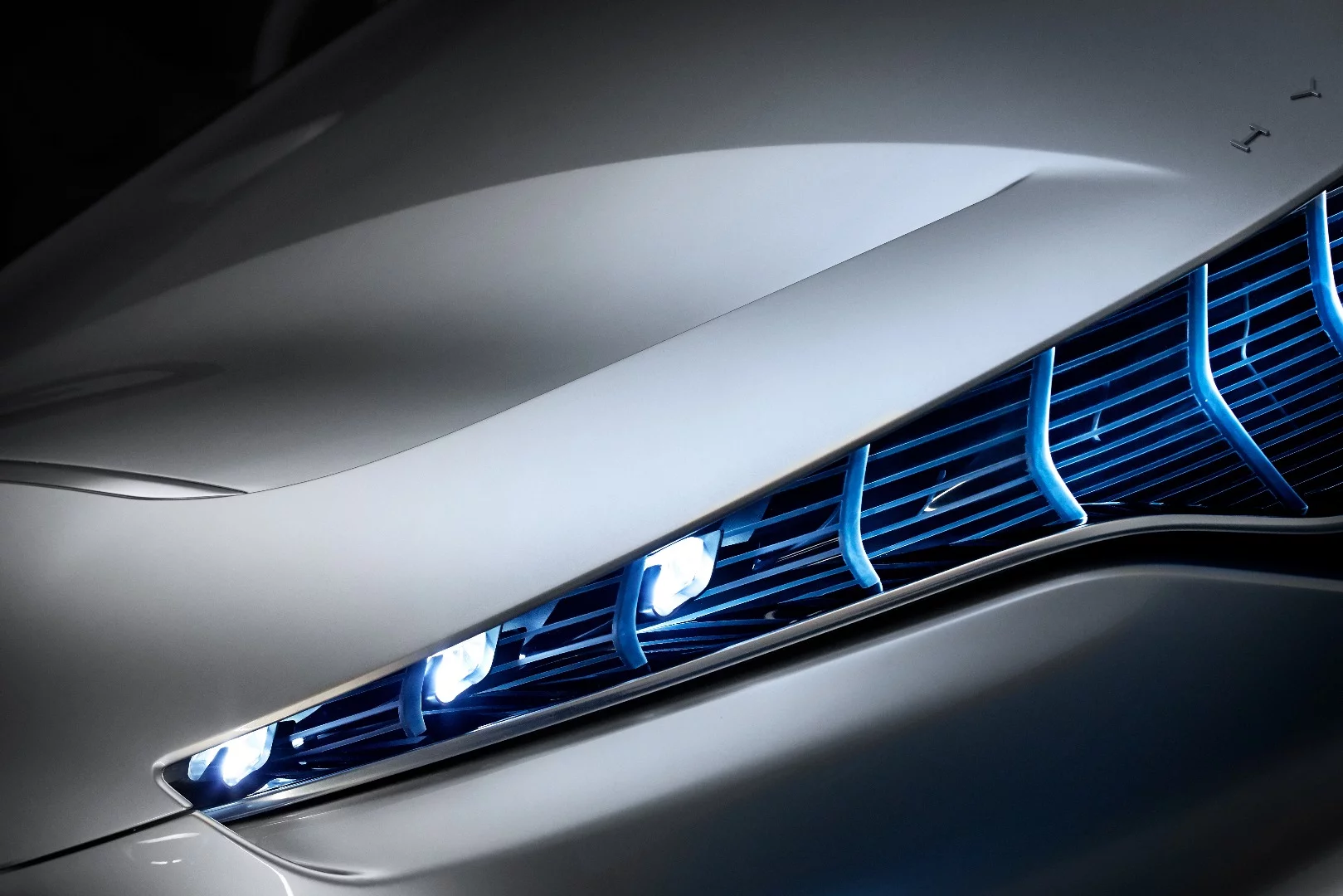 Pininfarina HK GT: trick headlights
