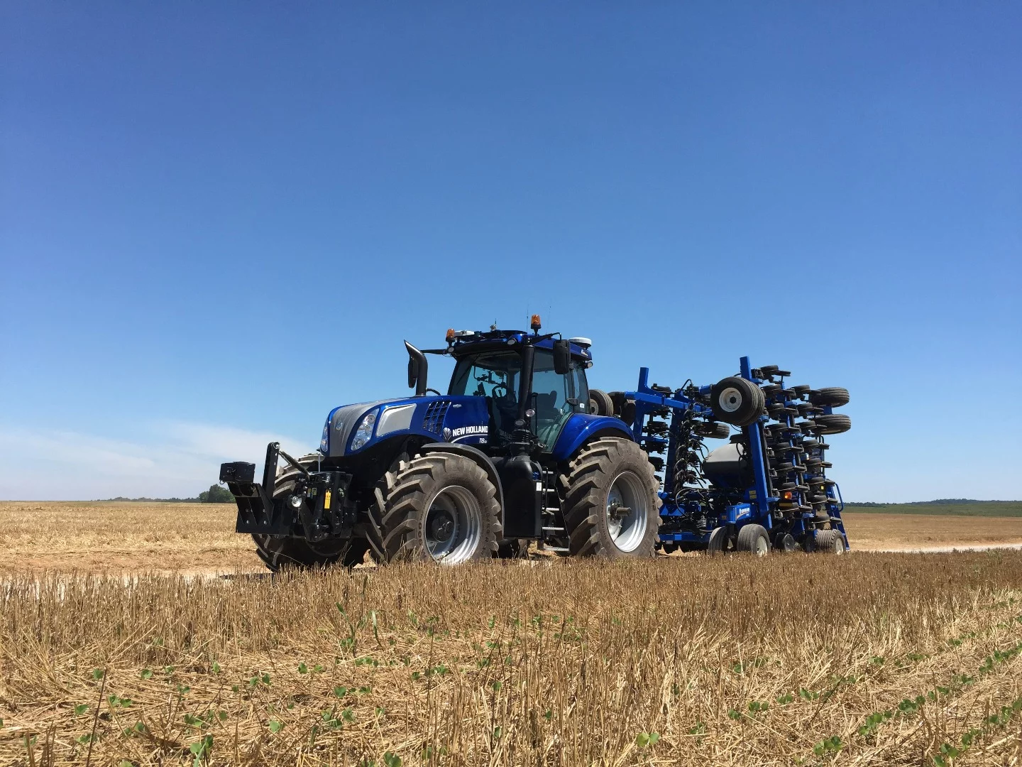 This tractor can map the ideal path around a field