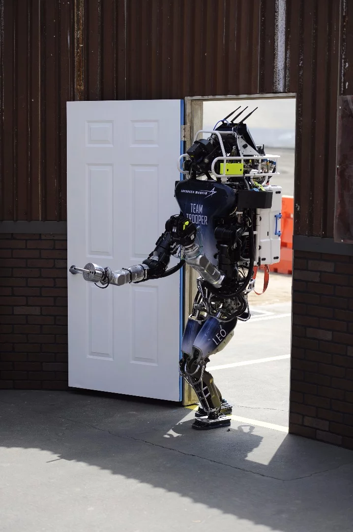 Leo opening the door during the DRC Finals