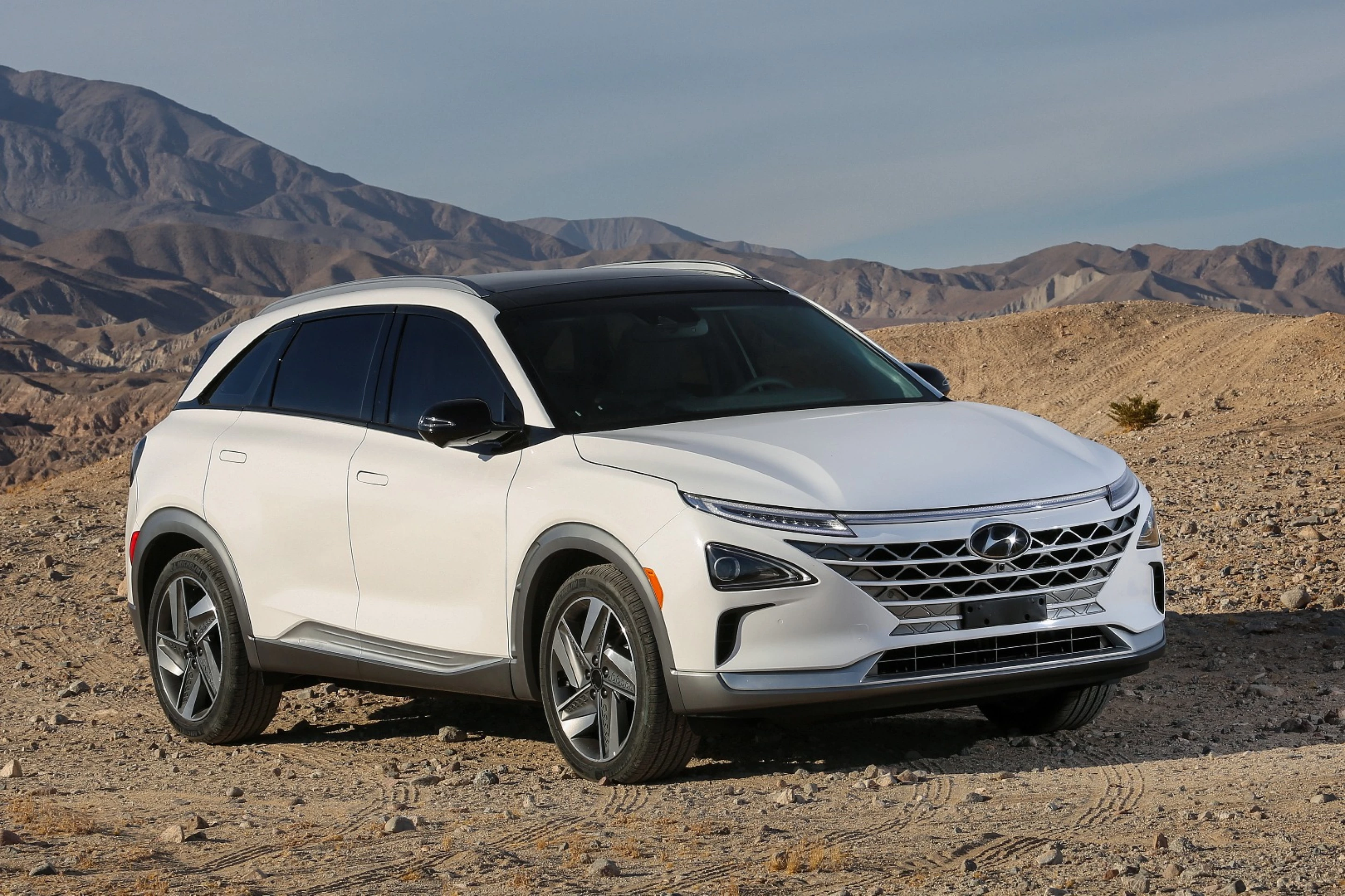 Hyundai's hydrogen-powered NEXO EV boasts fast refueling, 370-mile range