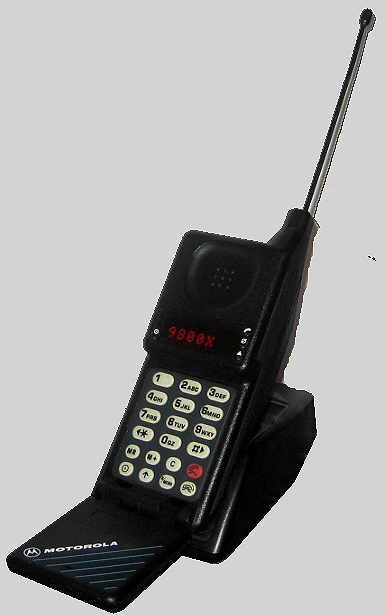A Motorola MicroTAC 9800X with Red LED display 1989