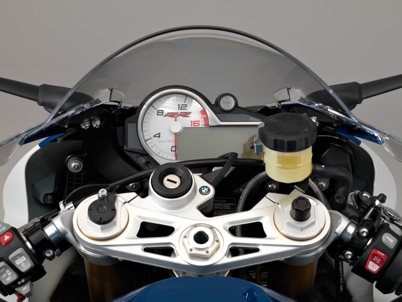 2017 BMW S1000RR: triple clamp and dash