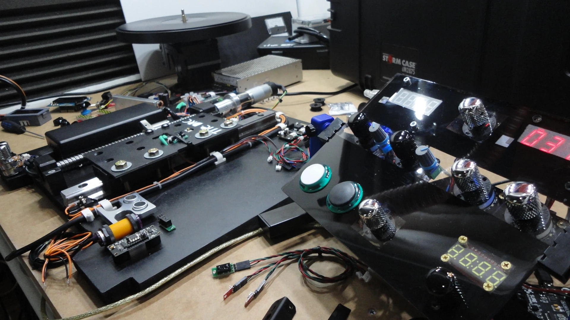 Pre-assembled hardware components of the DRC (Desktop Record Cutter)