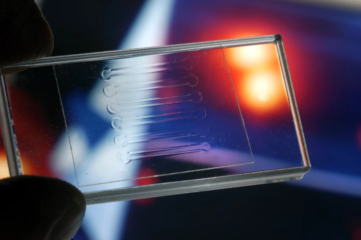 Researchers have developed a method of laser-welding transparent pieces of plastic to one another, based on altering the wavelength of the laser light (Photo: Fraunhofer)