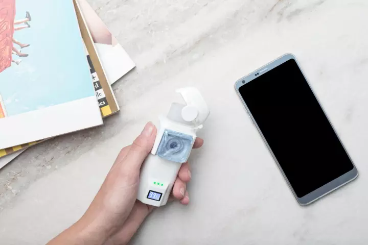 The digital inhaler automatically dispenses medication, and allows dosages to be tracked on a smartphone