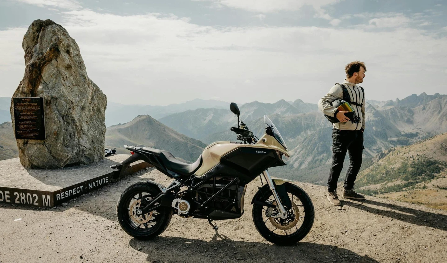 The optional Power Tank on the DS boosts battery capacity from 15.6 kWh to 19.2 kWh