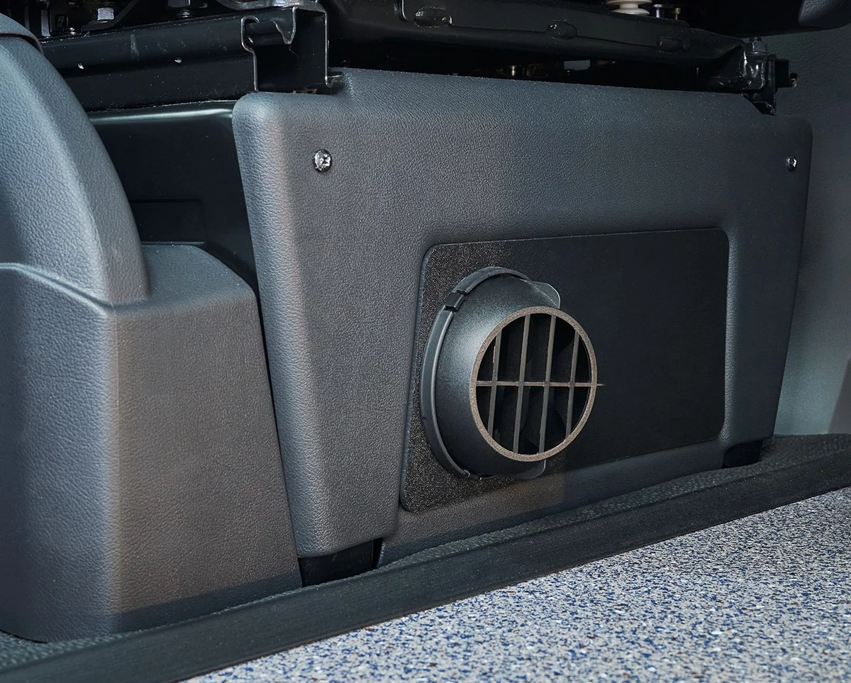 Side-popping VW pod mini-camper adapts from work to play