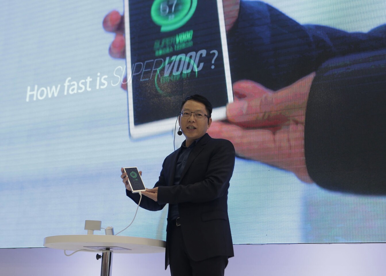 OPPO's Super VOOC Flash Charge is made possible via a proprietary algorithm and customized hardware, the company says