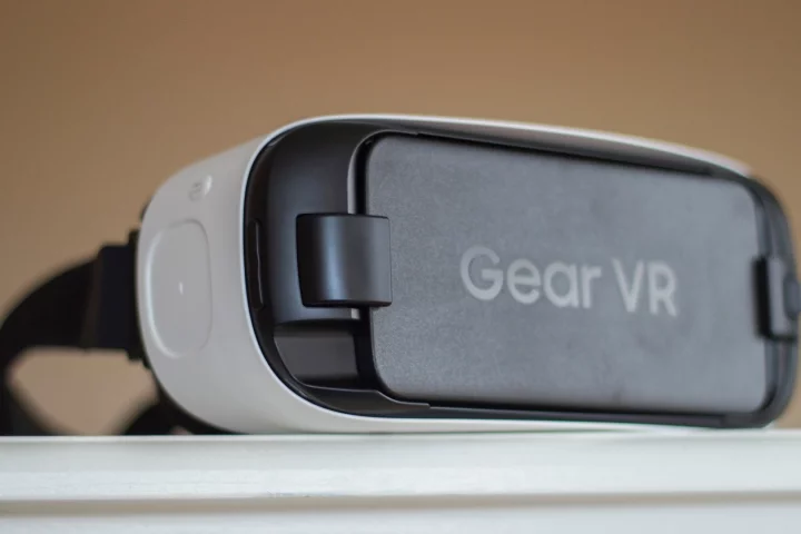 Gizmag revisits the new Gear VR for Galaxy S6 after about a month