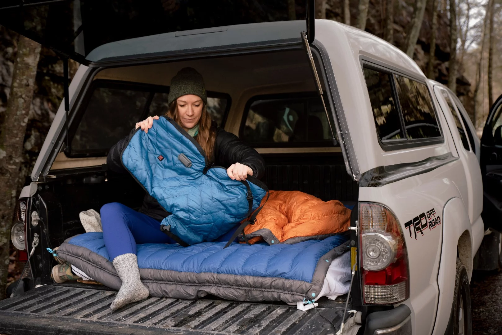 If the bedding isn’t quite cutting it, the Hot Pocket can simply be unzipped and opened like a book to serve as a heated blanket