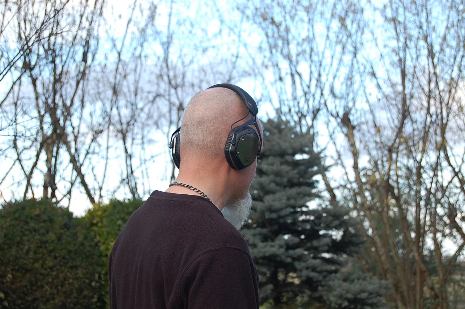 Out for a cable-free walk in the park with the Crossfade Wireless headphones from V-Moda