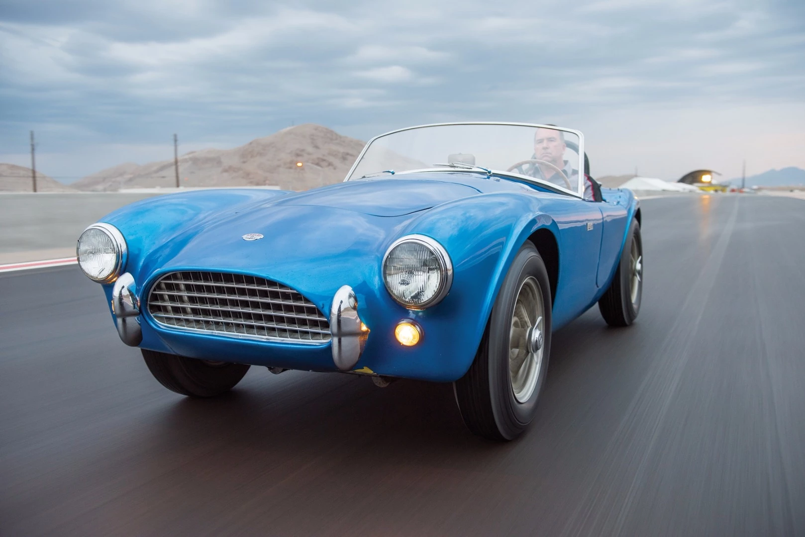 The 0-60 mph (0-97 km/h) time of the CSX 2000 was reputedly 4.2 seconds