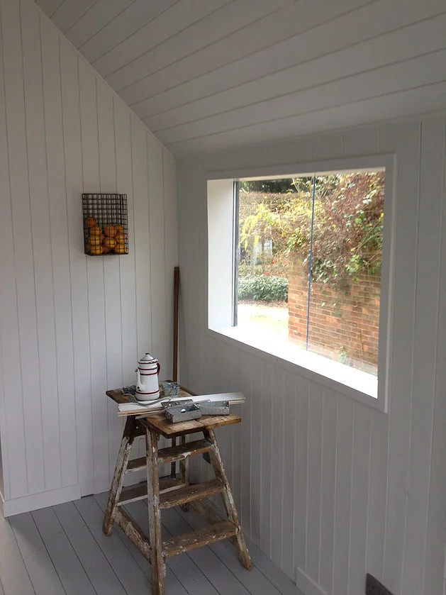 Constructing the shepherd hut