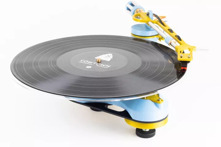 The Songbird is a belt-driven turntable you need to assemble from a kit, either 3D printing components or opting for a pre-printed version