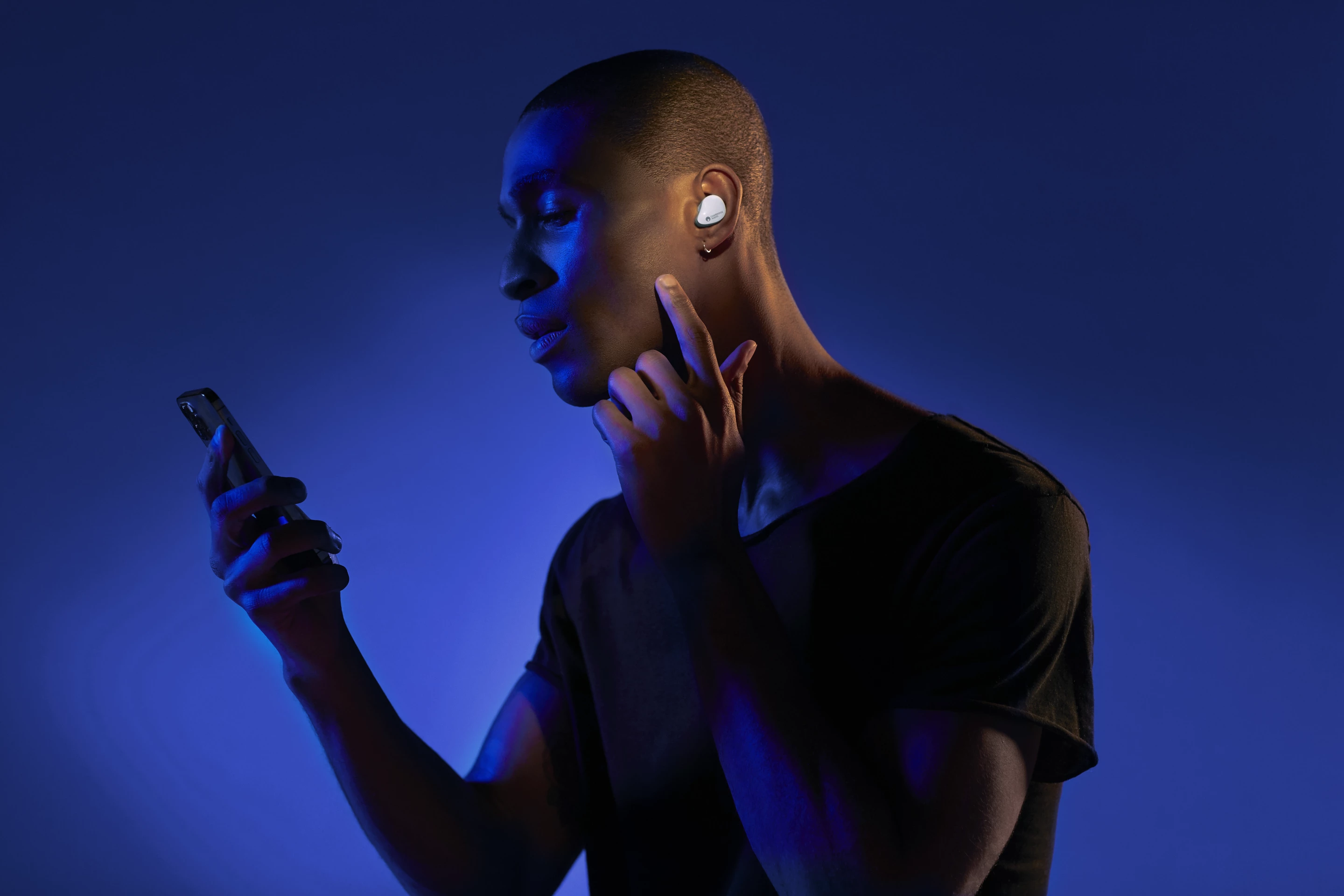 The Melomania Touch true wireless earphones come with a new High Performance Audio Mode for high dynamic range, a wide soundstage and low noise