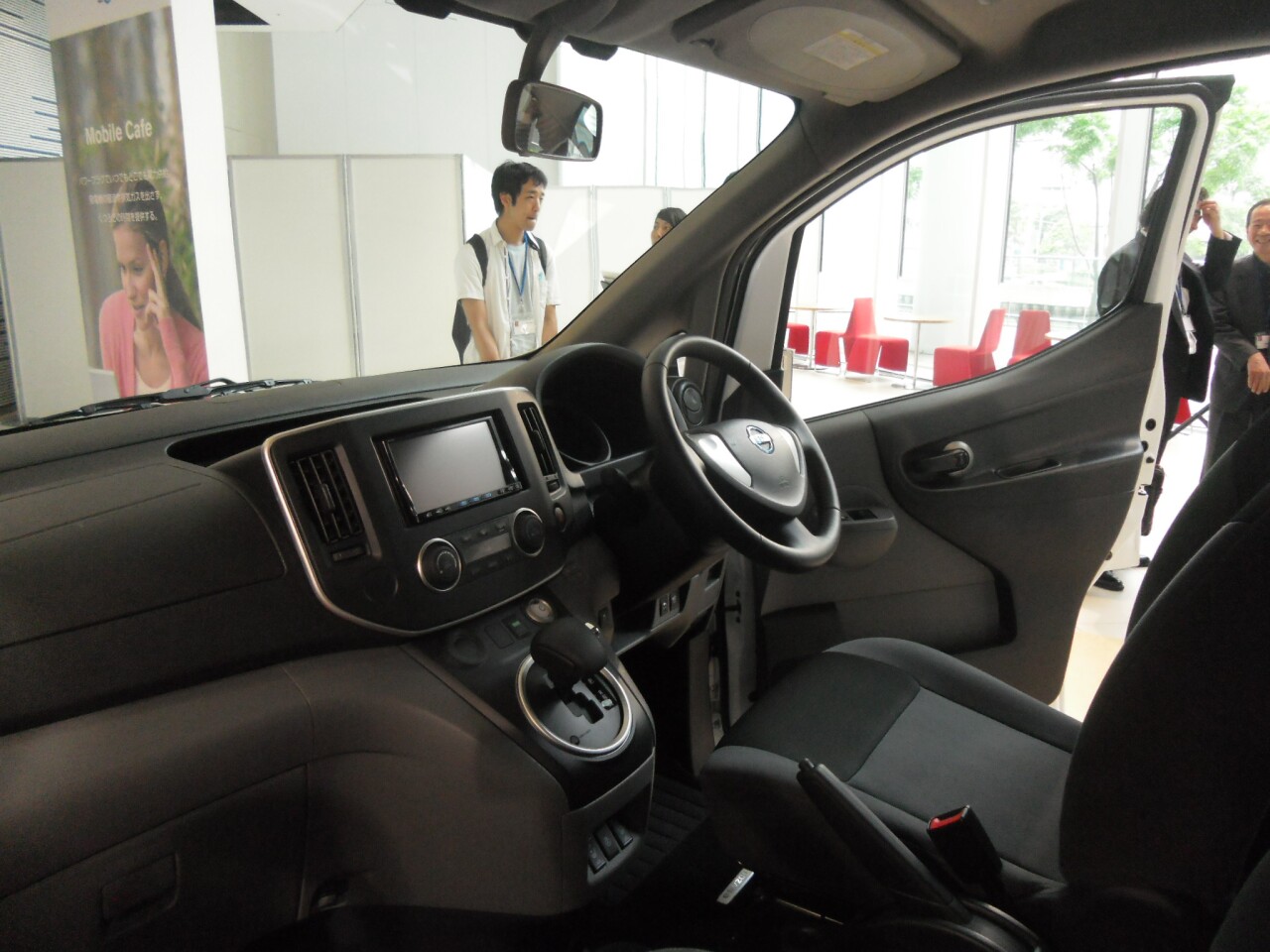The driving environment is designed to be clear and simple and workman like (Photo: Meiko Katahira)