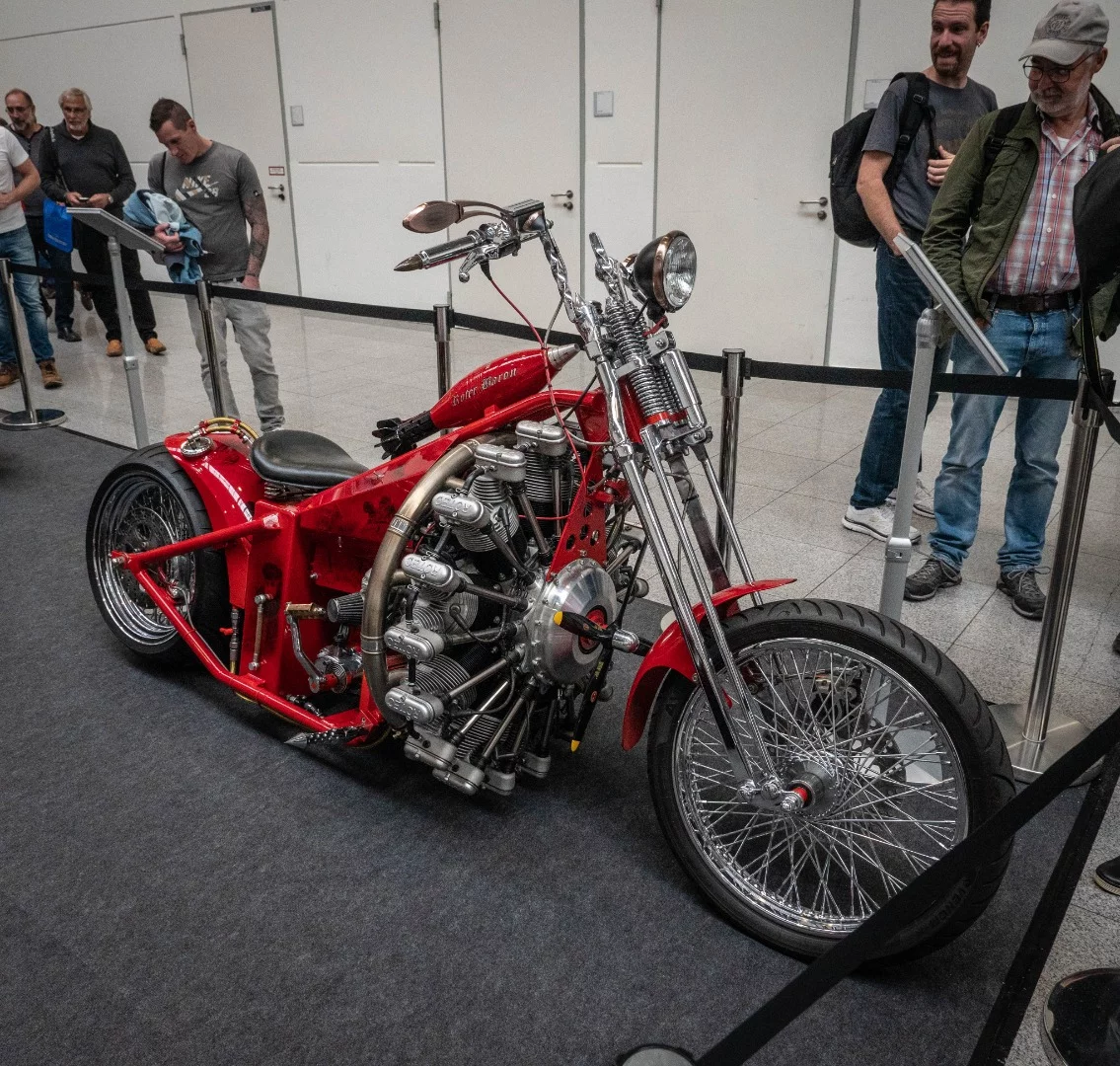 It's not in the custom contest downstairs, but we can't resist adding Frank Ohle's Rotar Baron, a giant, barrel-chested chopper with an aeroplane engine in it.