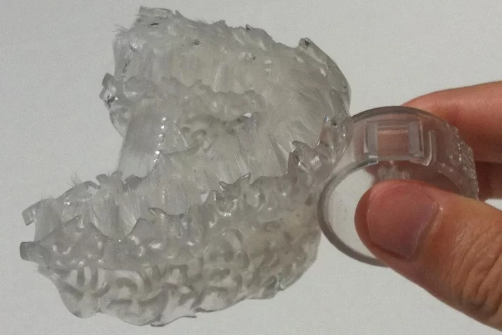 With the new Blizzident toothbrush (if it can be called a toothbrush), a full and complete cleaning of the teeth can reportedly be accomplished in just six seconds