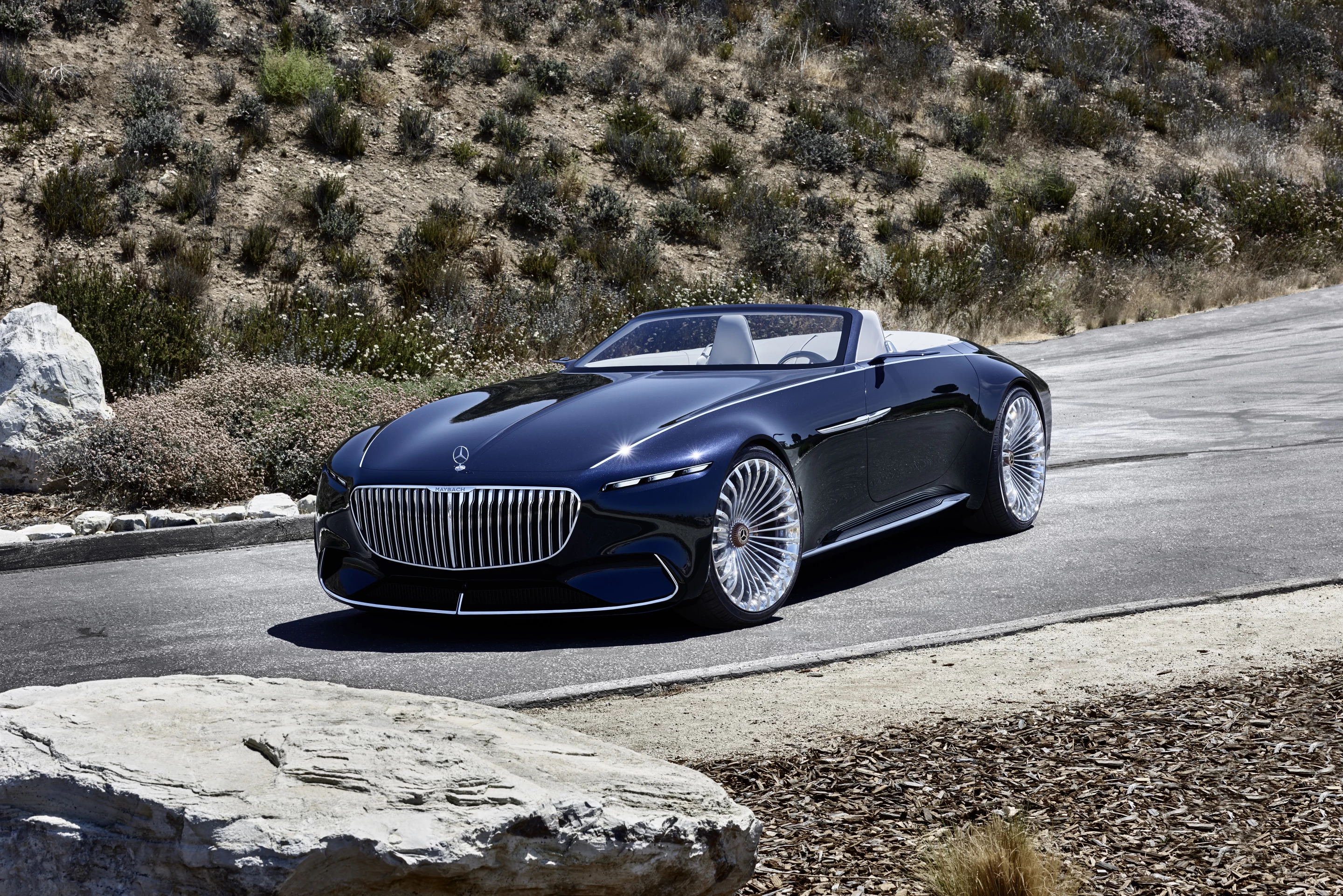 The 2017 Vision Mercedes-Maybach 6 Cabriolet is the droptop version of the Vision Mercedes-Maybach 6 Coupé presented at Pebble Beach in 2016.