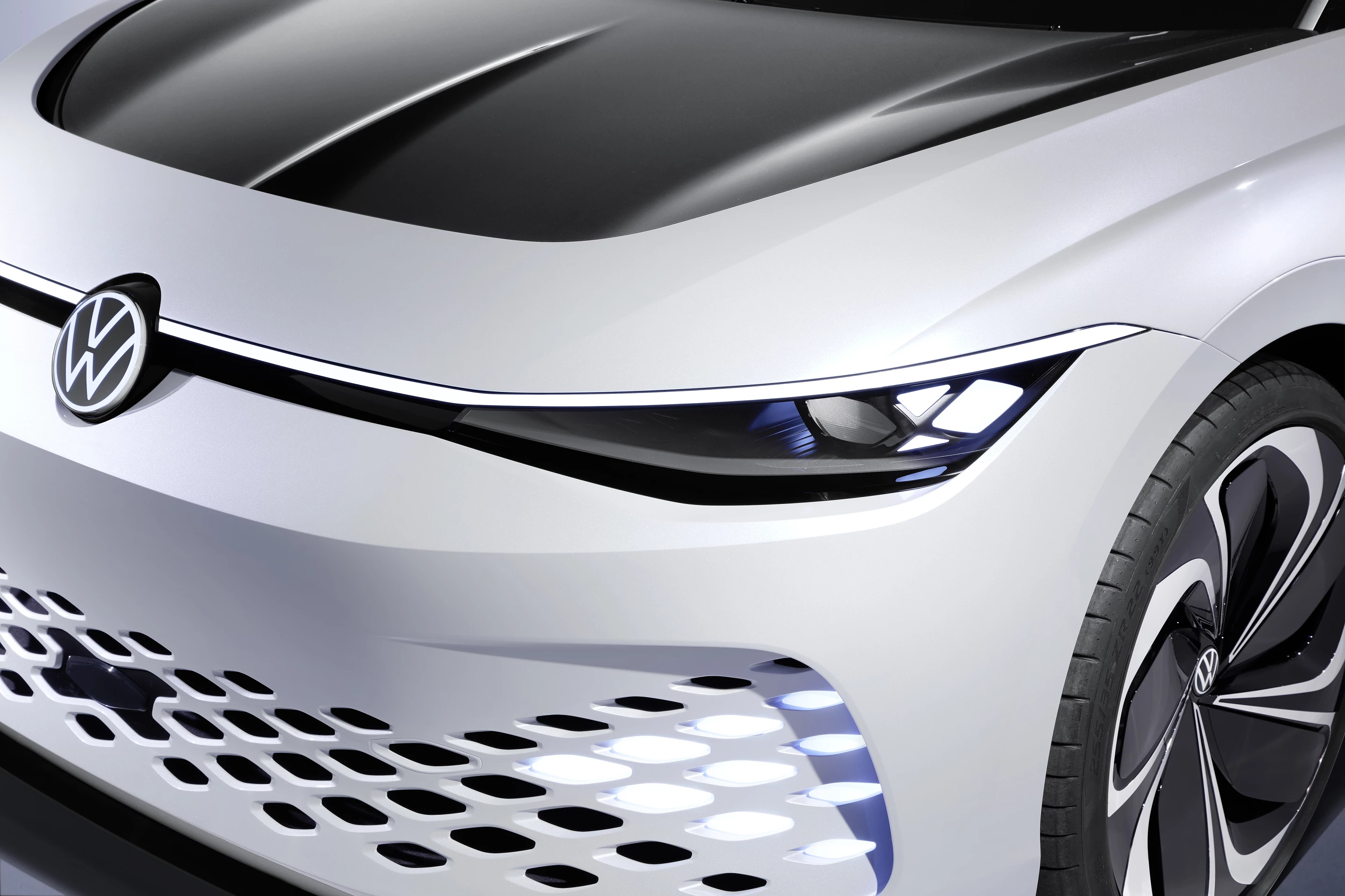 The lighting at the front is a definitive design feature for the VW ID Space Vizzion Concept