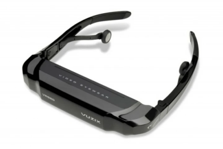 Vuzix iWear VR920