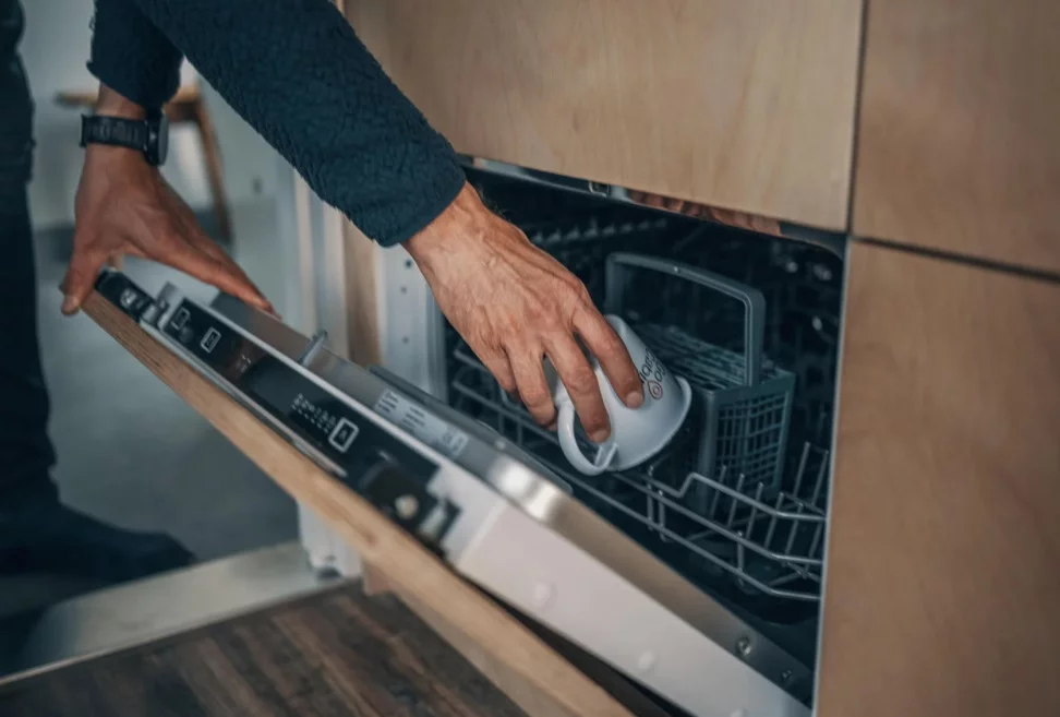 The Rast comes with the option of including a mini 6.5-liter (1.7 gal) dishwasher