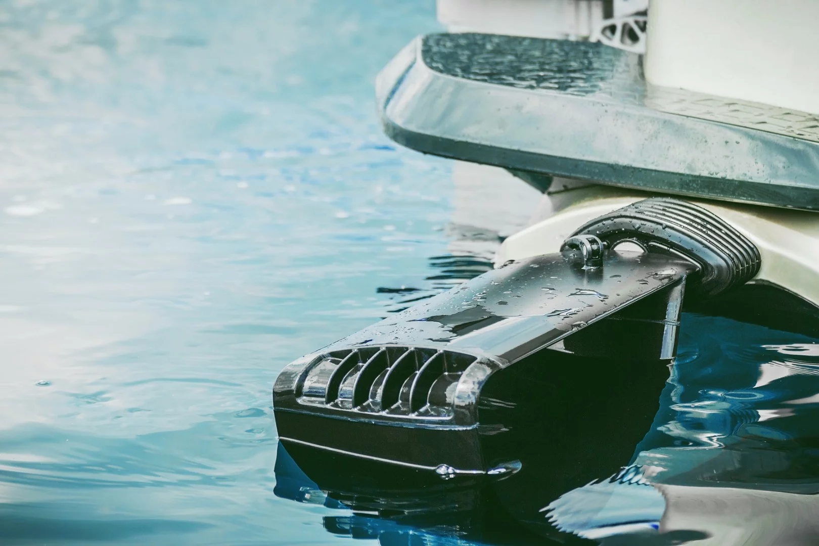 At low speeds, the hydrofoil legs of the Quadrofoil Q2 will sink into the water
