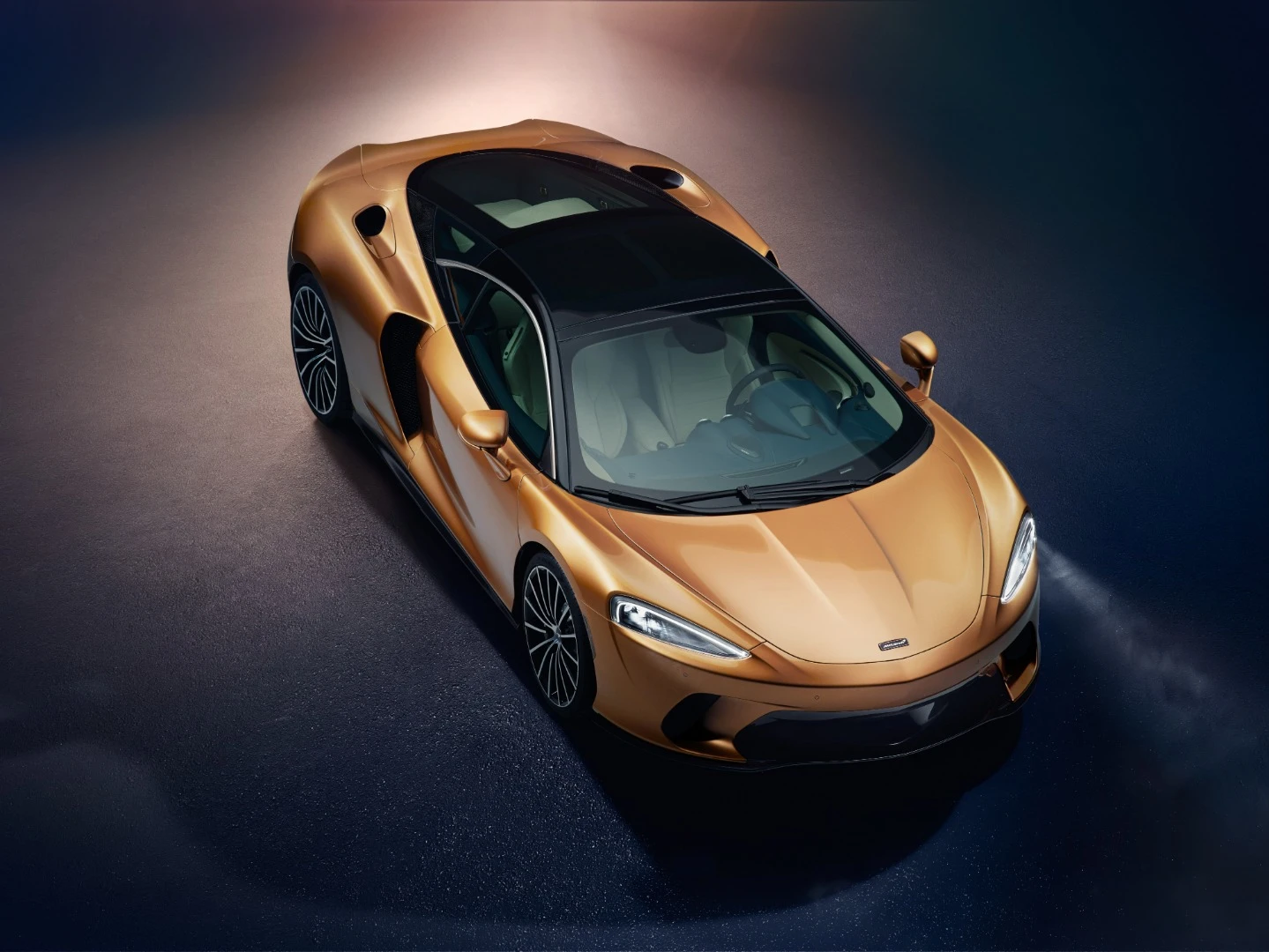 Powering the new GT model is a new 4.0-liter twin-turbocharged V8 that outputs 620PS (456 kW) and 465 pound-feet (630 Nm) of torque