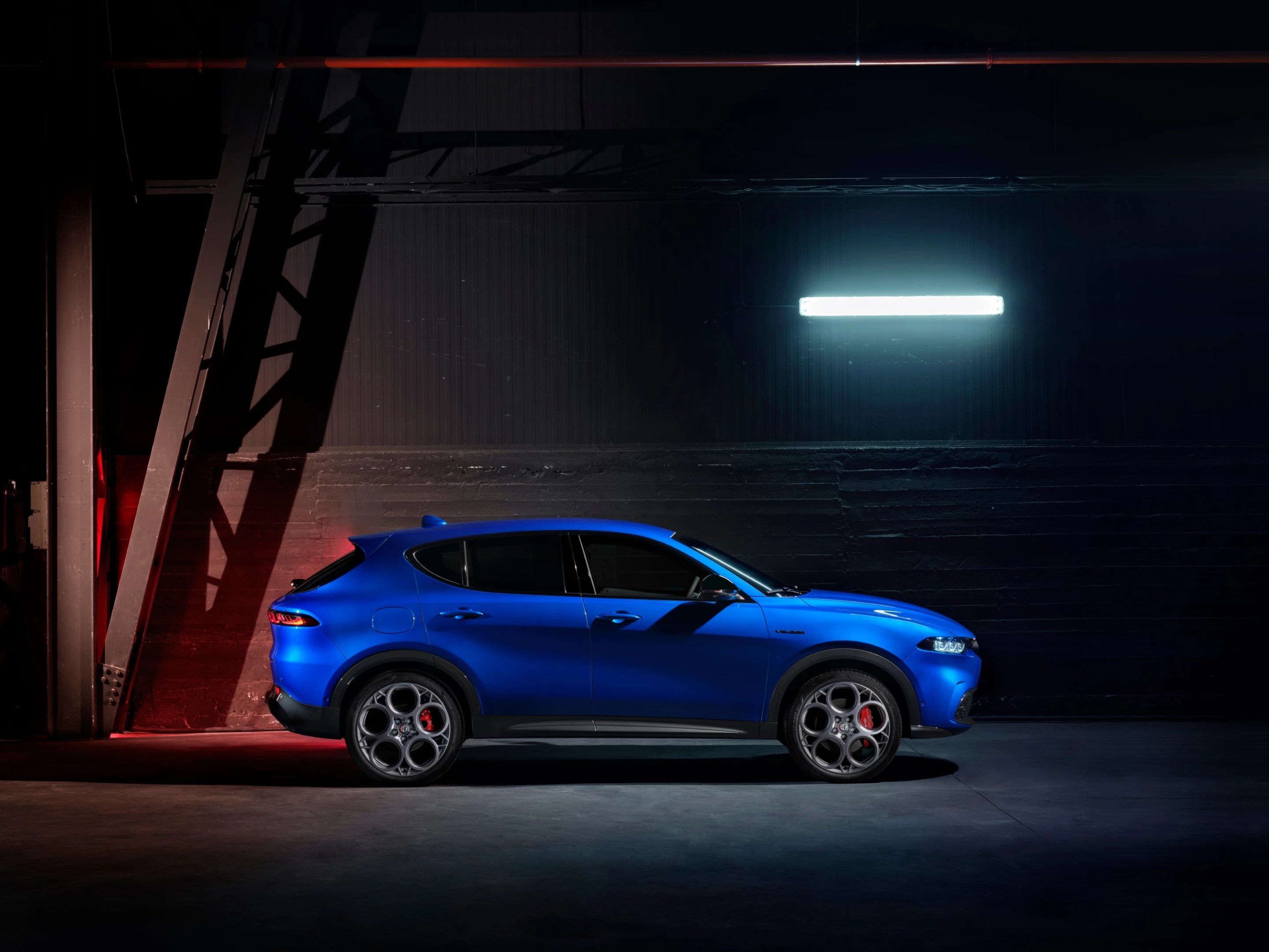 The Alfa Romeo Tonale measures 178.3 x 72.4 x 63 inches (453 x 184 x 160 cm, L x W x H)
