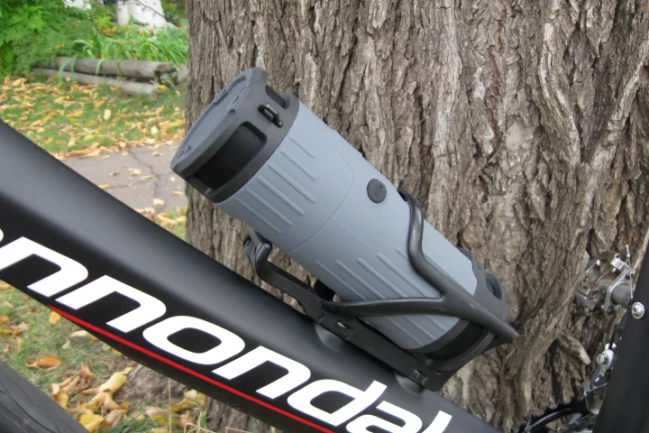 Gizmag tries out the BoomBottle