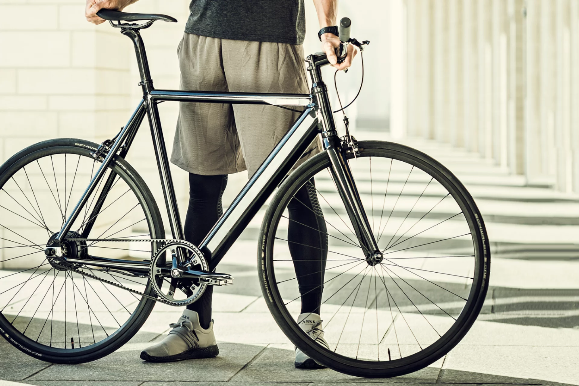 Coboc rolls out featherweight 24-lb stealth electric fixie