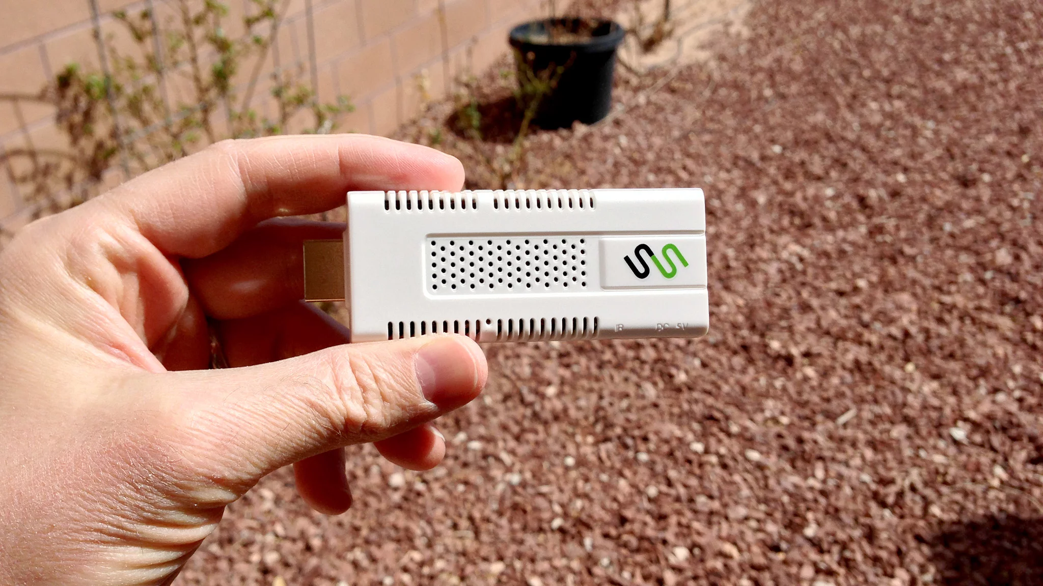 We review the FAVI SmartStick, which promises to turn your TV into a Smart TV