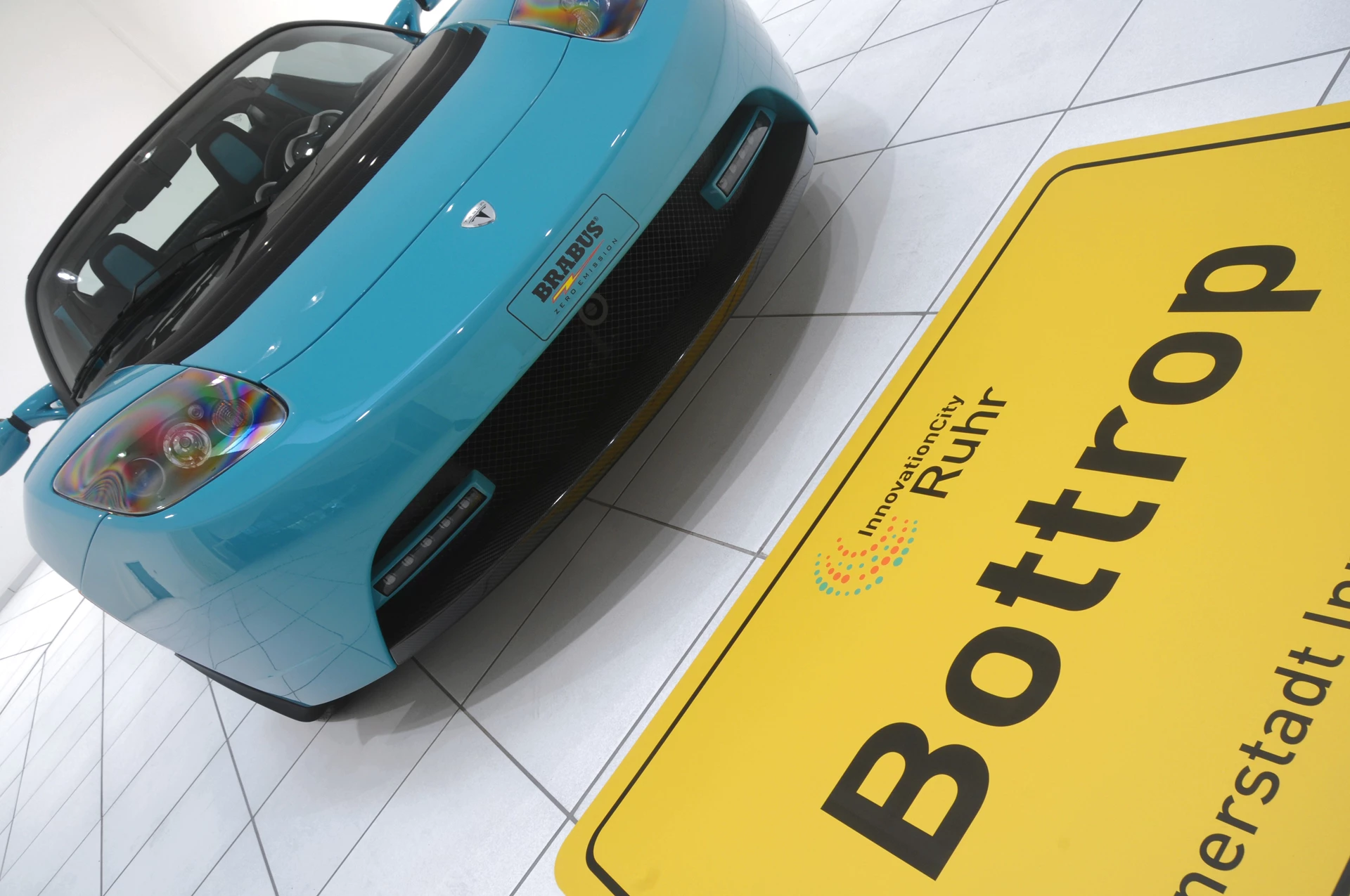 The TESLA Roadster Sport BRABUS Green Package