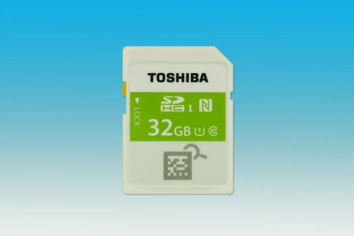 Toshiba has launched the world's first SDHC memory card to feature built-in NFC
