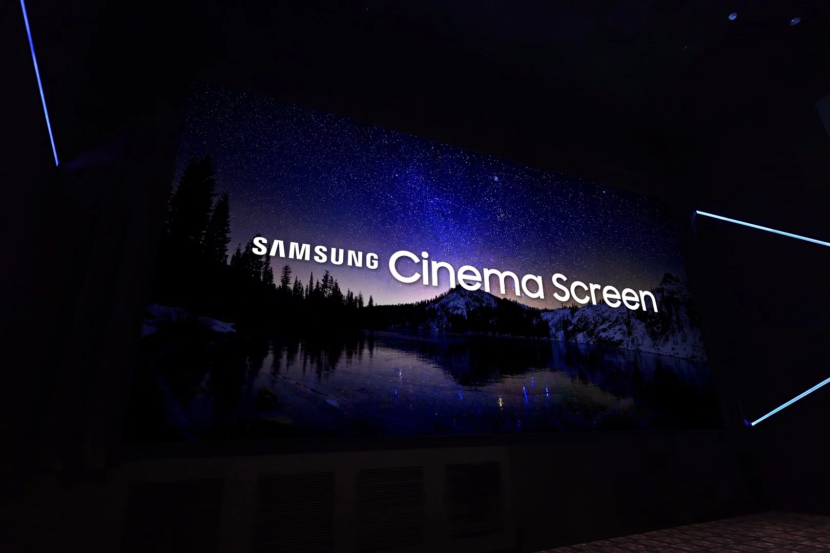 Samsung's Cinema LED Screen boasts 4,096 x 2,160 UHD resolution, coupled with High Dynamic Range technology