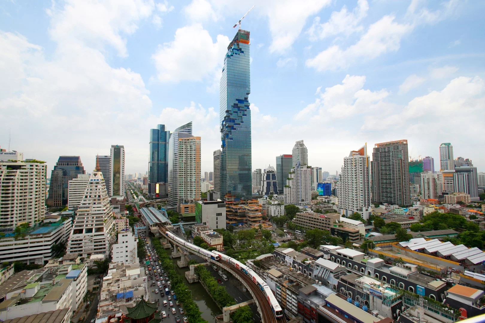 The MahaNakhon has a pixelated ribbon that spirals around it