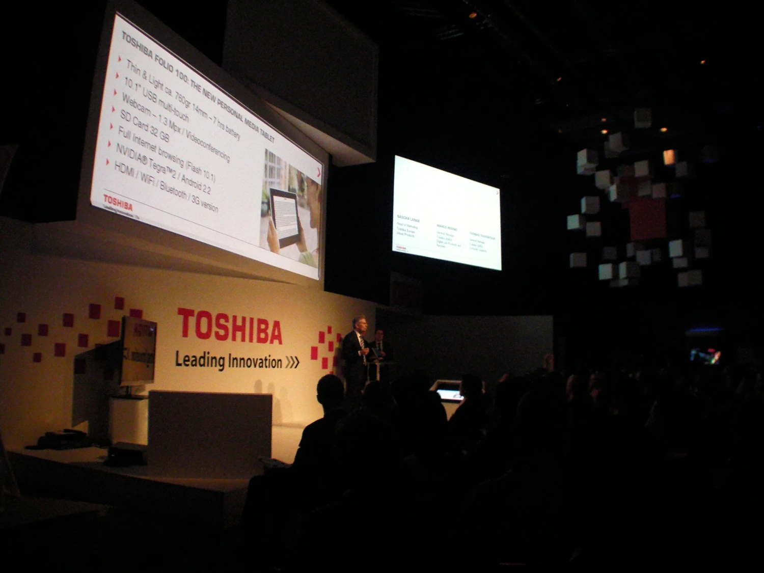 Announcing Toshiba's Folio 100 media tablet at IFA 2010