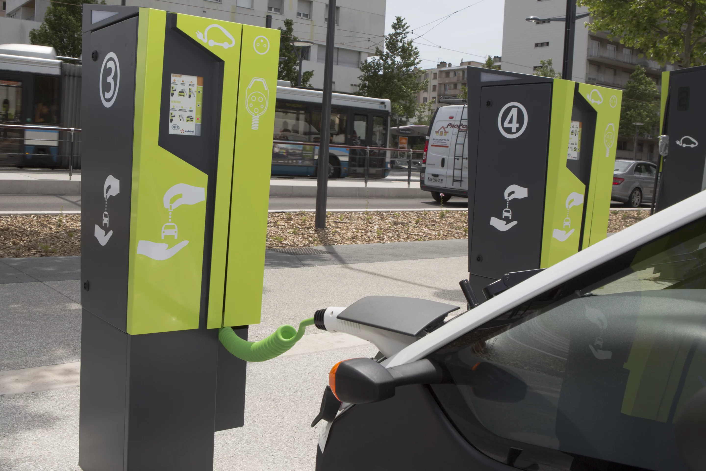 Charging station connected to vehicle