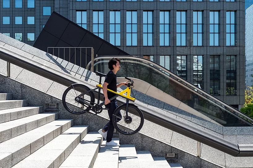 The Electrified X weighs in at 18.4 kg (40.6 lb)